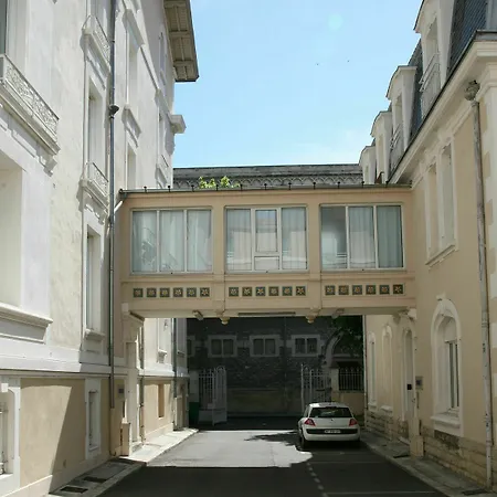 Aparthotel Les Cordeliers 2*